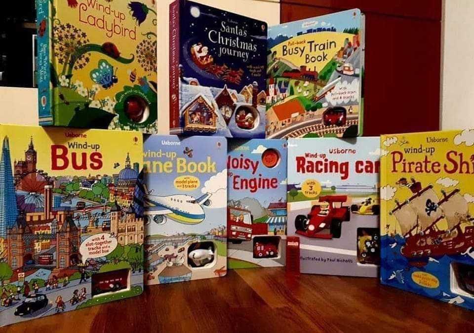 Cadouri pentru cei mici la super preturi, carti cu jucarii Usborne