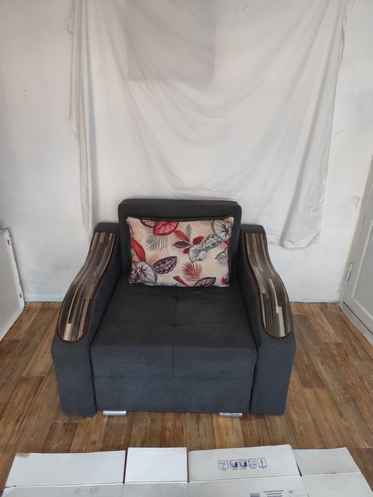 Мини - диван новый.