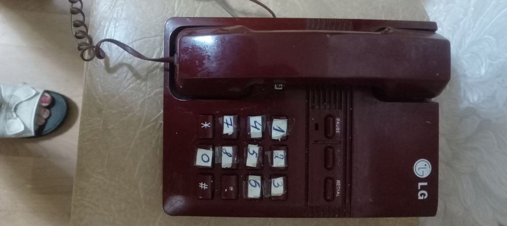 Продам домашний телефон