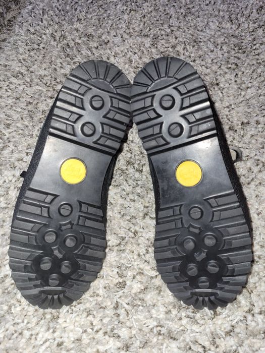 Vând bocanci profesionali barbati nr.43 preț 350 lei.