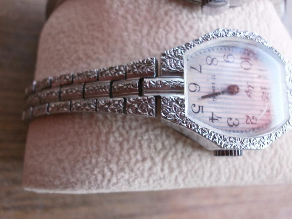 Luch Луч - Дамски Механичен Часовник Гривна - 2бр. от СССР