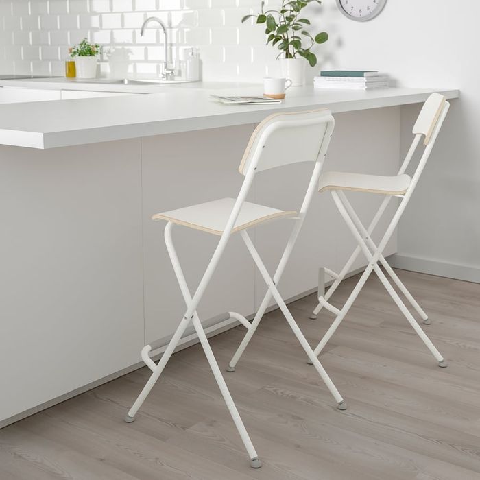 3 Scaune  bar cu spătar, pliante, înălțimea blatului  63 cm
