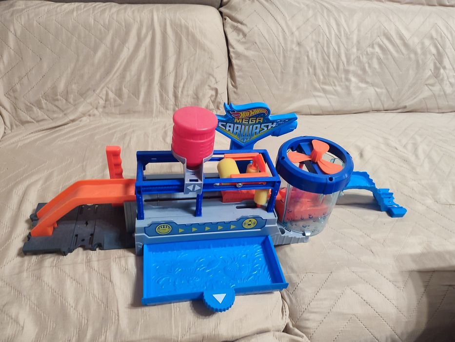 Писта Hot Wheels