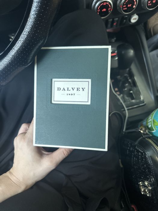 Продам Часы DALVEY