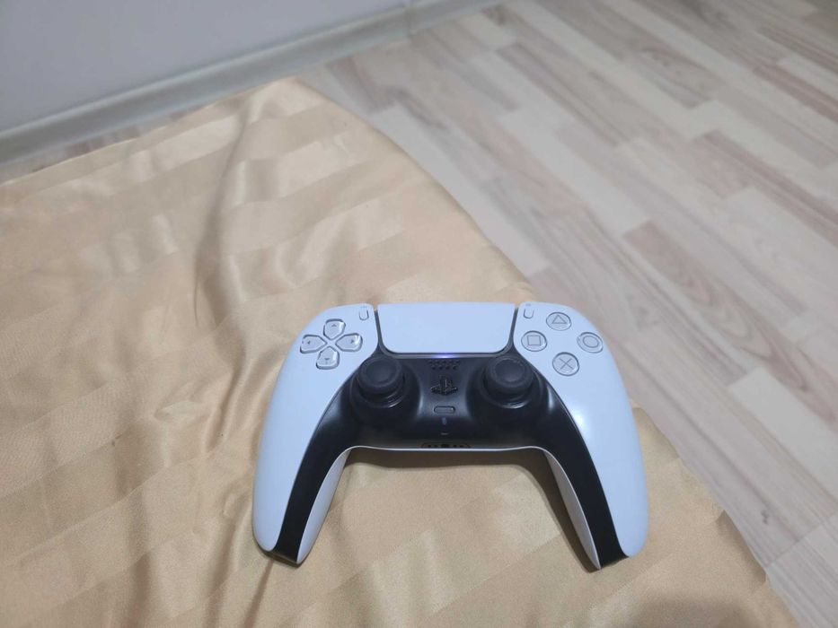 PS5 Digital 1TB +1controler