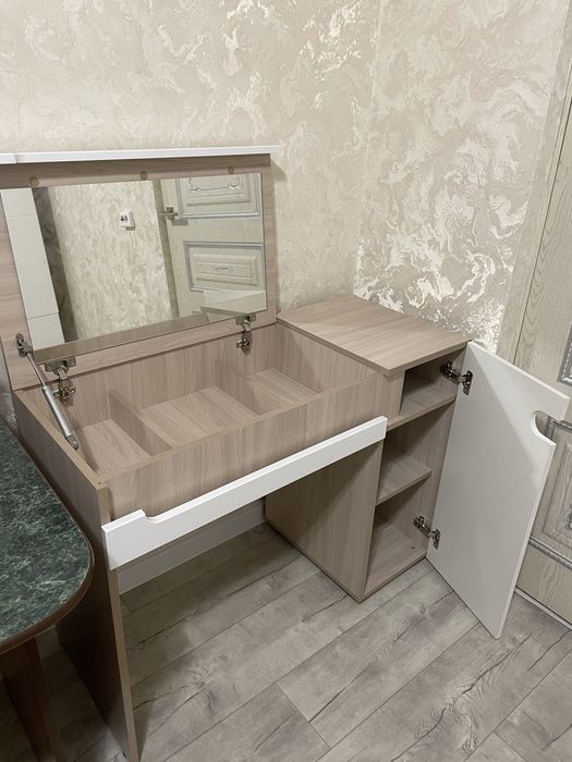 Продам комплект мебели