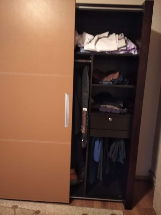 Продам спальный гарнитур  шкаф -купе