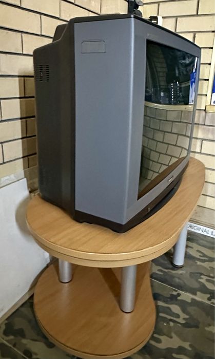 Телевизор с тумбой