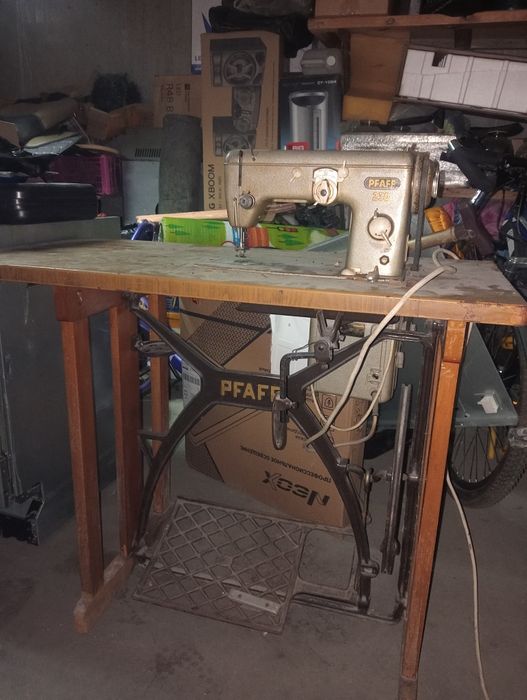 Швейный станок " PFAFF 230"