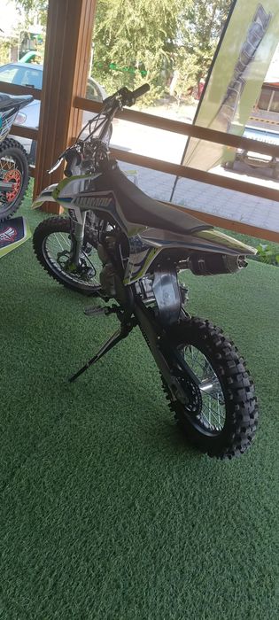 Кроссовый мотоцикл