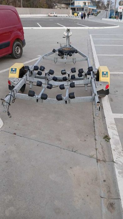 Vand peridoc remorca  barca