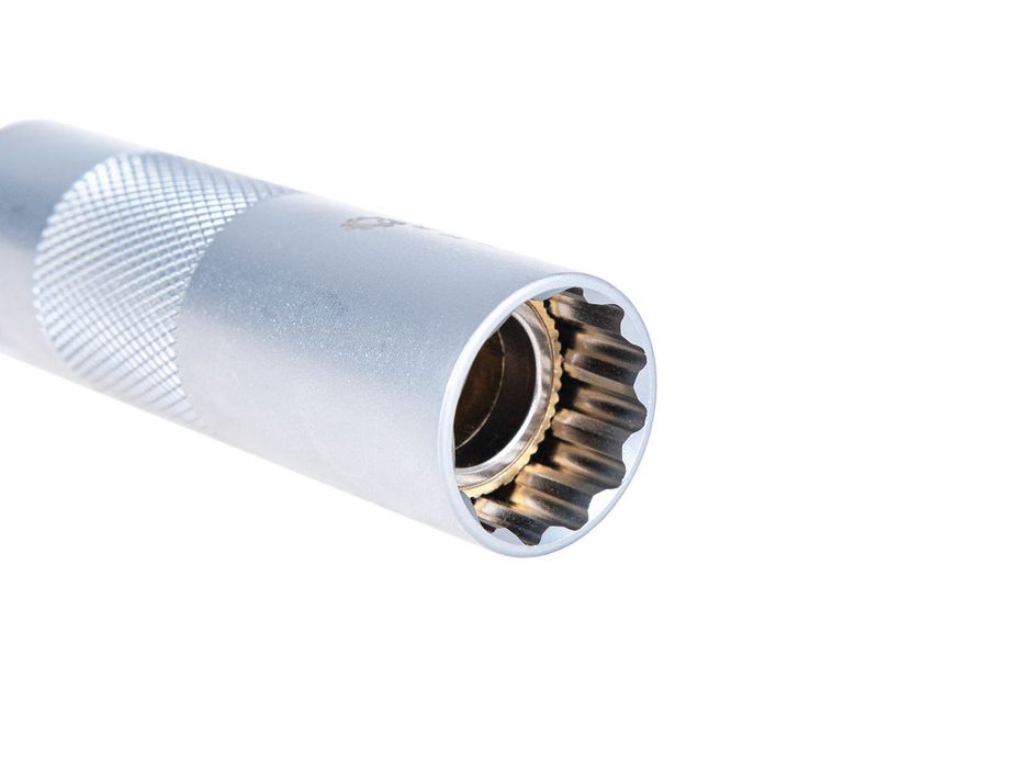 Вложка за свещи 16 мм 3/8" с карданно съединение, тънки стени crv - ge