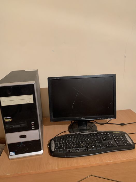 Компютер сатылады комплект бары