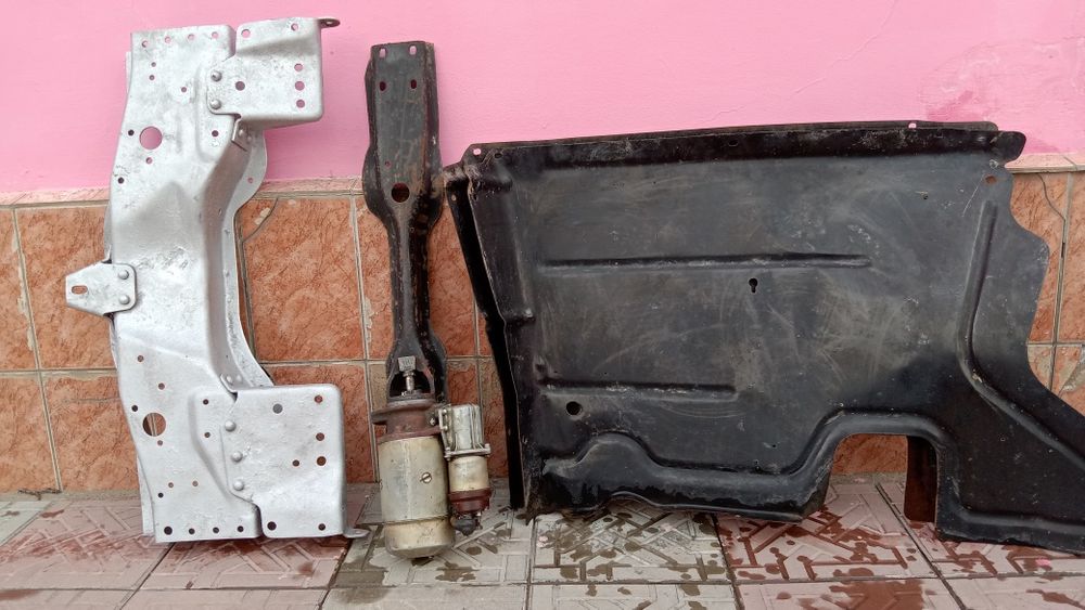 Продается передняя поперечина