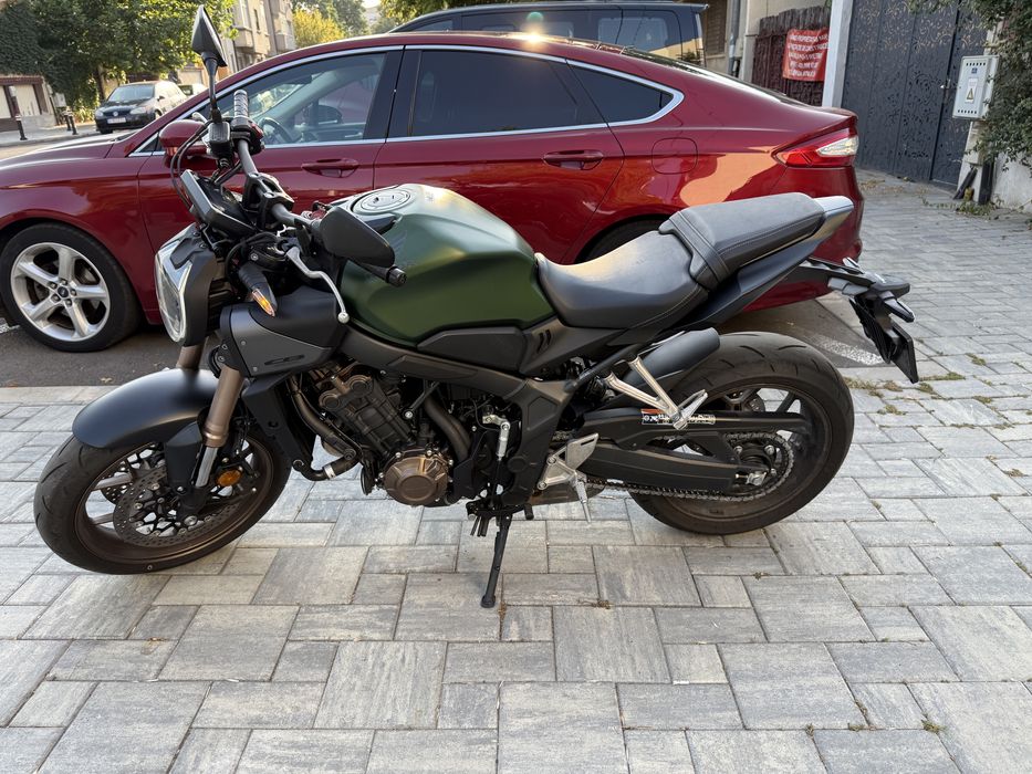 Honda CB650R e-Clutch 2024 – ca nouă, doar 4.240 km