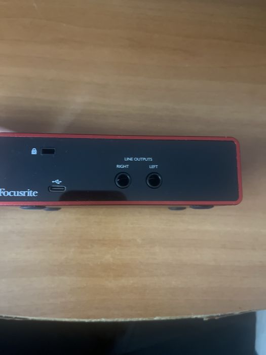 Vand Boxe Profesionale Adam T7V cu placa de sunet