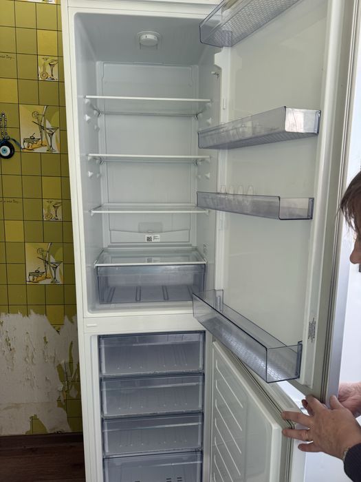 Холодильник б/у в отличном состоянии