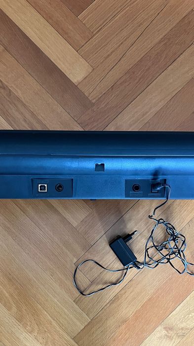 Pian digital Yamaha Piaggero NP V60