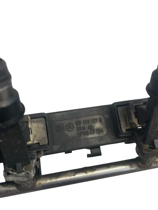 Rampa + 3 Injectoare Opel Vectra B 36_, J96 1995 - 2002 1.6I 09133177A