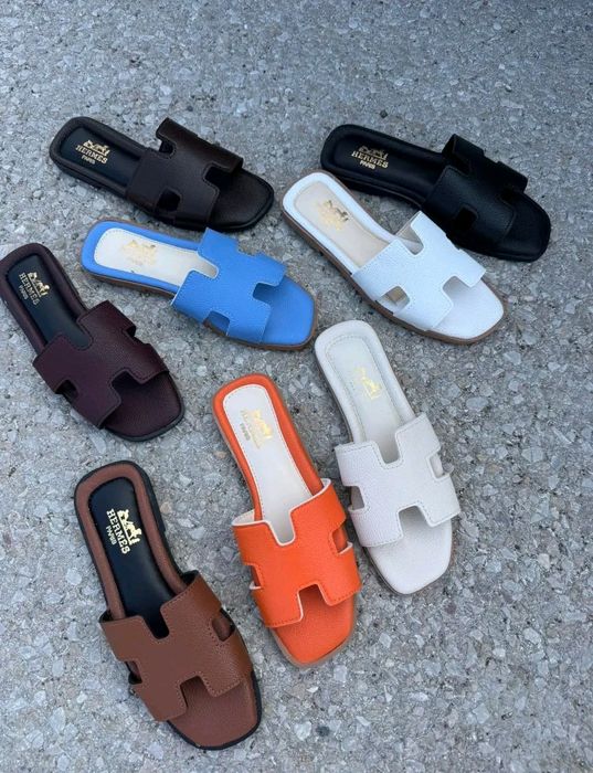 Papuci hermes ~80 lei