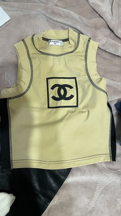 Продам платья топы юбки