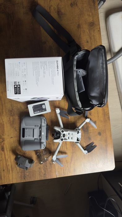 Drona DJI Mini 4 Pro Fly More Combo – DJI RC 2