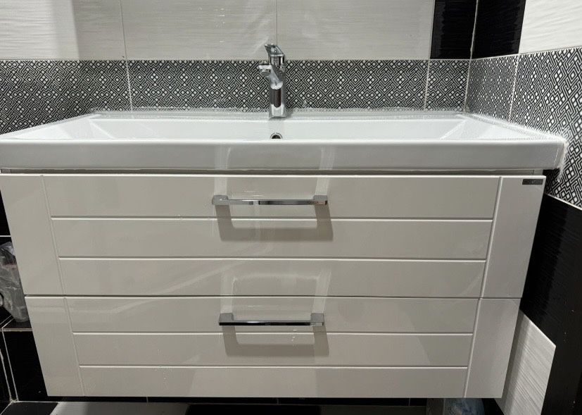 раковина с тумбой