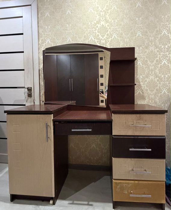 Продам спальный гарнитур