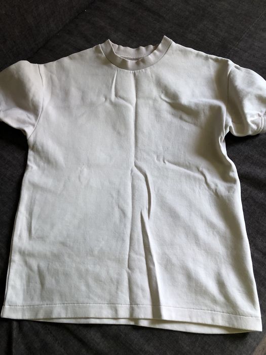 Продавам тениски 11/12 годишно