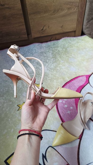 Pantofi galbeni piele Zara