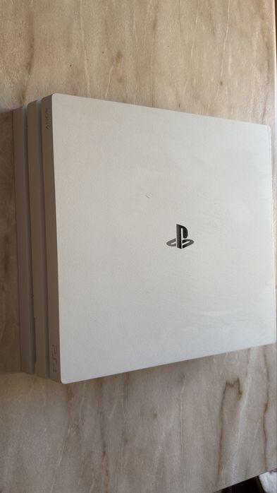 PlayStation 4 Pro 1TB  alb