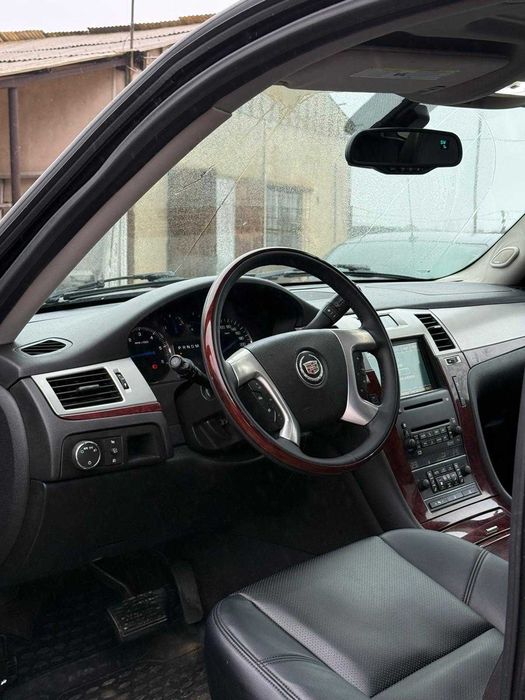 Cadillac Escalade 6.2 benzina