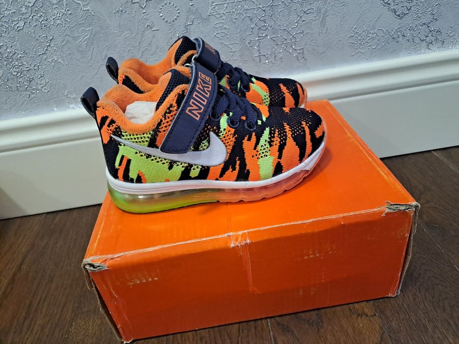 Детские кроссовки NIKE, 26 размер