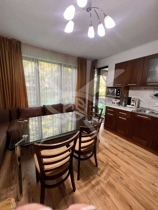 Дава се под наем Двустаен апартамент в к.к. Св.Св. Константин и Елена - 56 кв.м за 600 € - Снимка #1