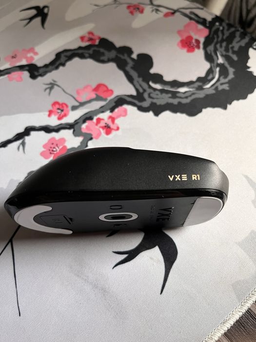 Продам мышку Vxe r1 se+