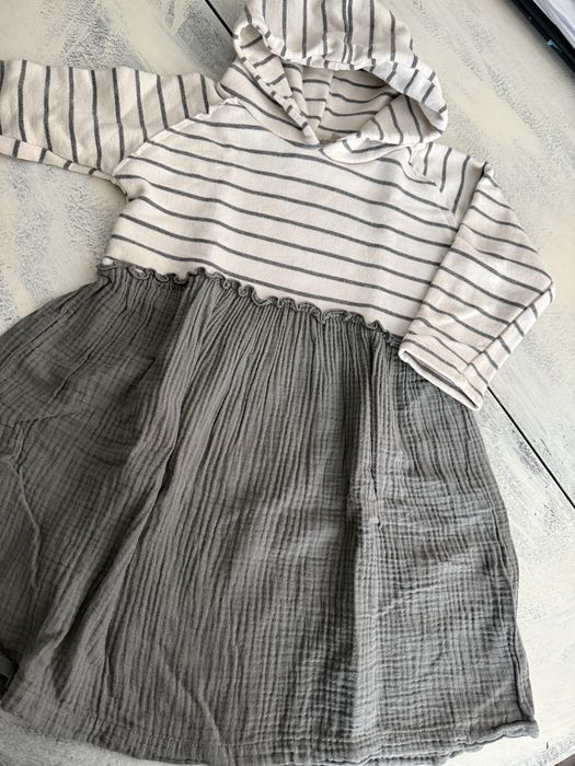 Рокля за момиченце с качулка Zara, 3-4 годинки