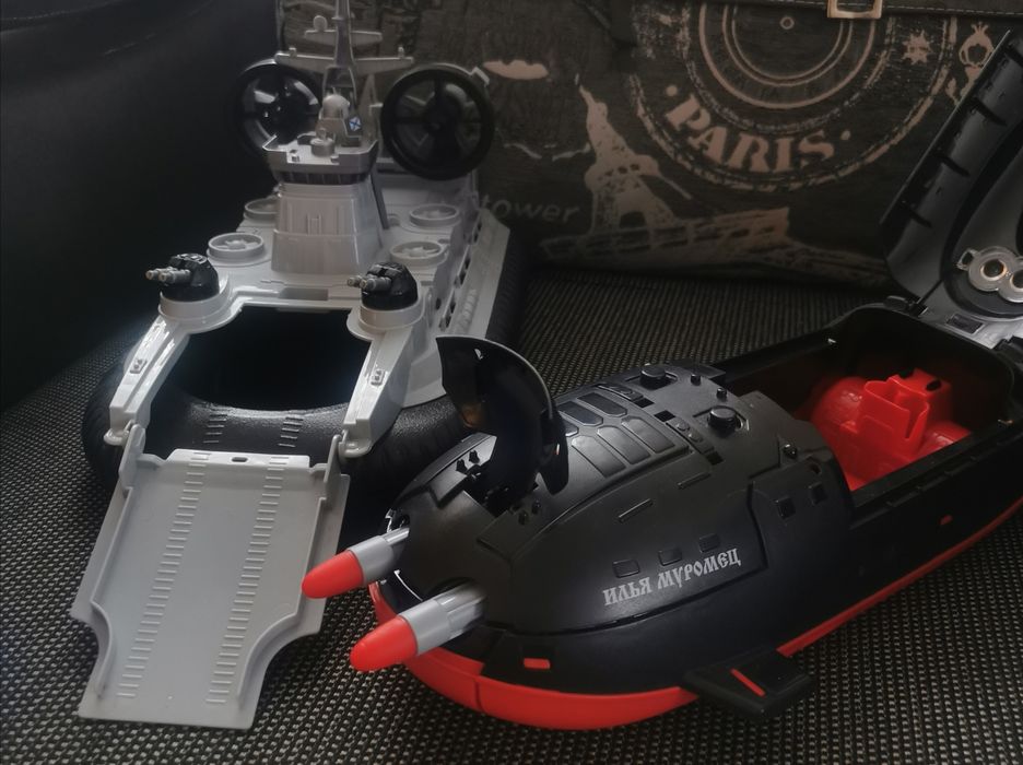 Новые большие лодки.