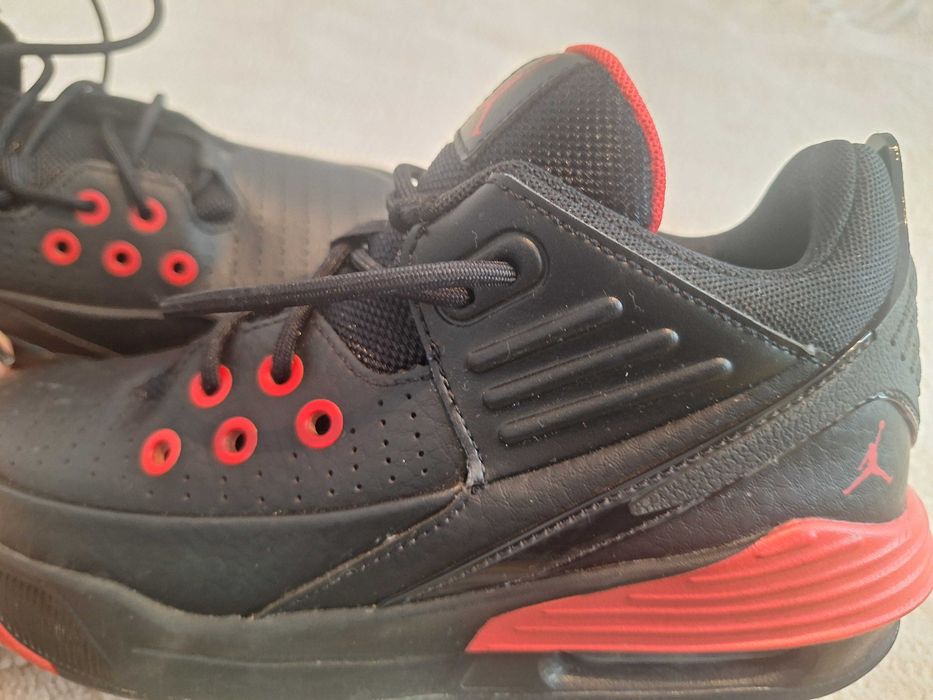 Sneakers Jordan Max Aura 5 DZ4352 Negru, Copii, Marimea EU 36.5