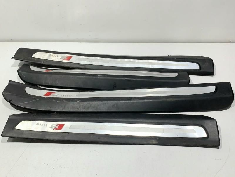 Set ornamente praguri S-line Audi Q7 4L SUV 4L0853376F