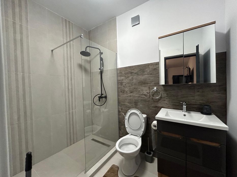 Inchiriez garsoniera