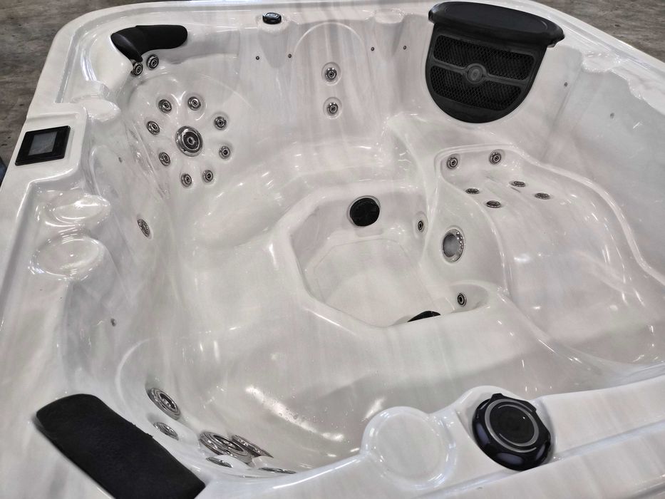 Jacuzzi exterior