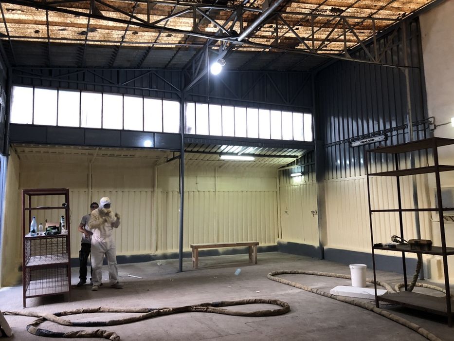 Izolatie spuma poliuretanica Hidroizolatii cu Polyurea(Poliuree)