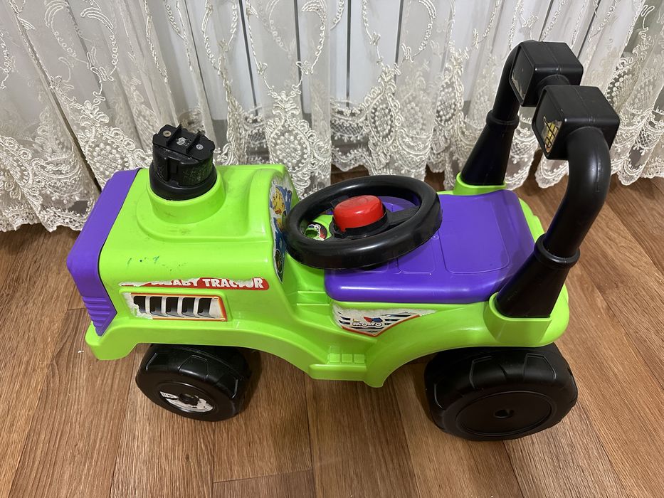 Игрушка трактор для детей