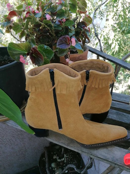 Женски боти номер 41