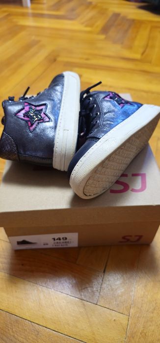 Ghete negre fetite marimea 25 !