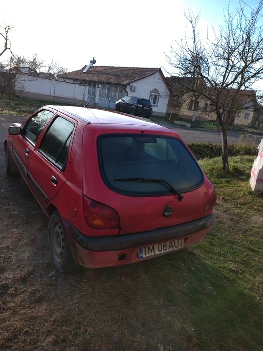 Vand Ford fiesta 1.8 td