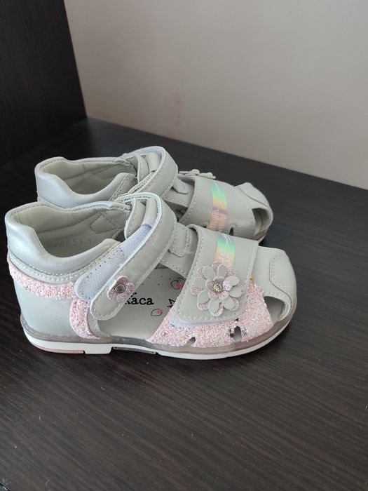 Новые сандалии 26 размер