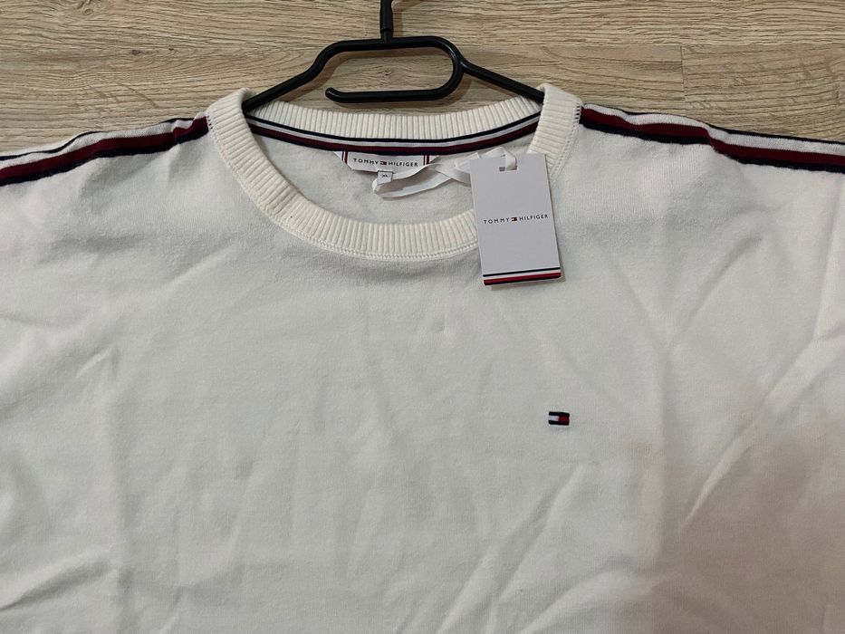 Pulover Tommy Hilfiger NOU cu Etichetă - Mărimea XL