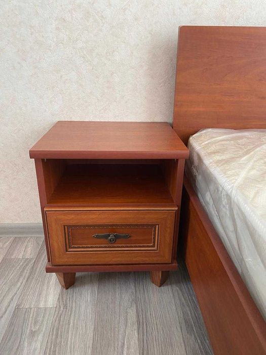Продается кровать с тумбой