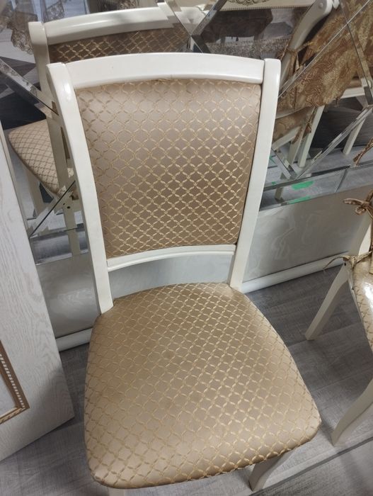 Продам стол и стулья